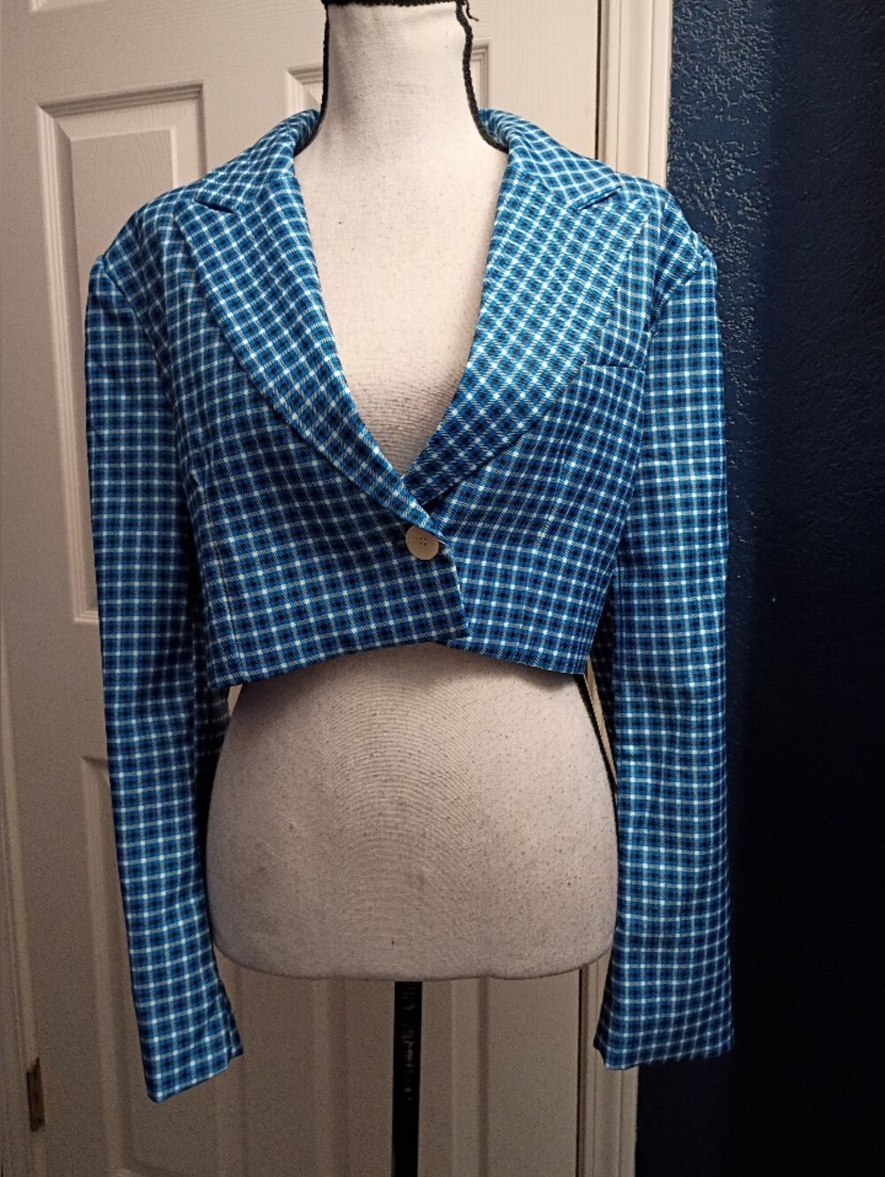 J.ING Cropped Blue Plaid Single-Button Blazer